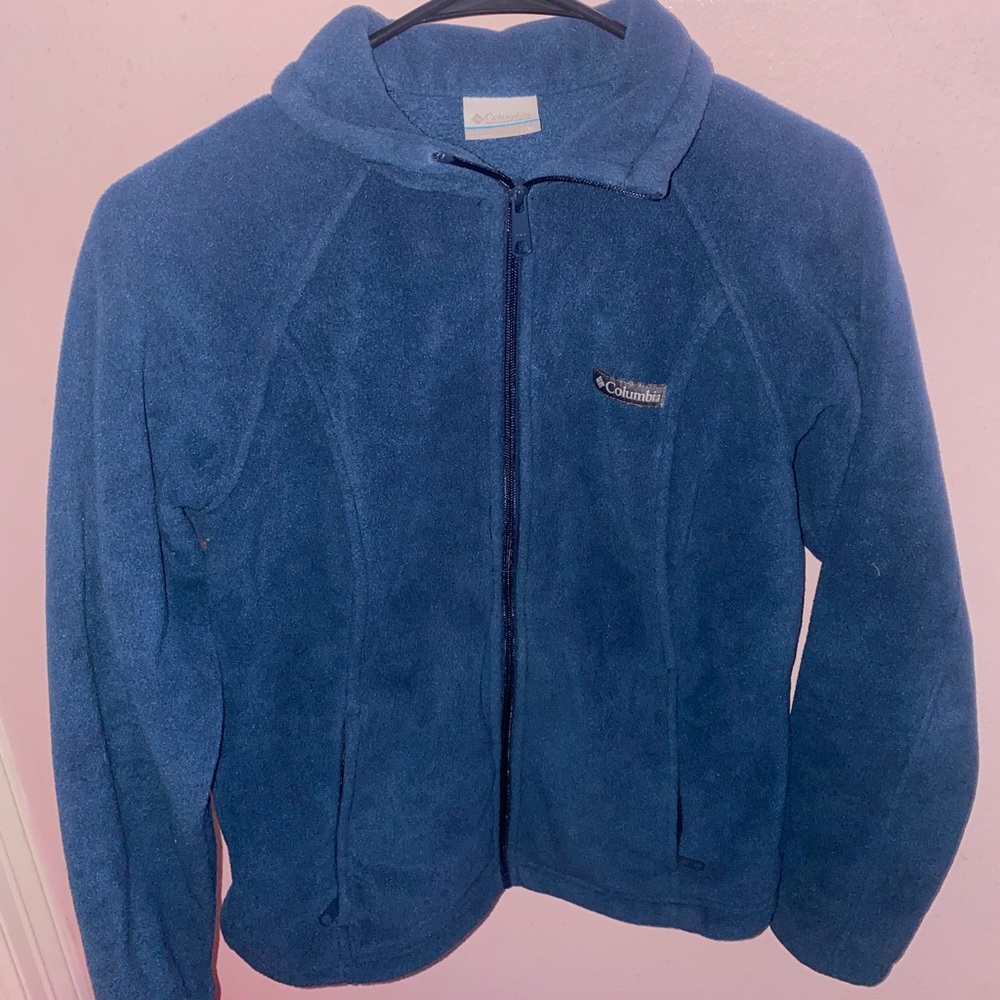 Medium Women’s Columbia fleece jacket